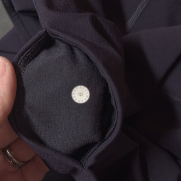 🍇 Lululemon Anew Crop (21") - Black Grape - Size 6 - Excellent Condition 💜 - Picture 14 of 16